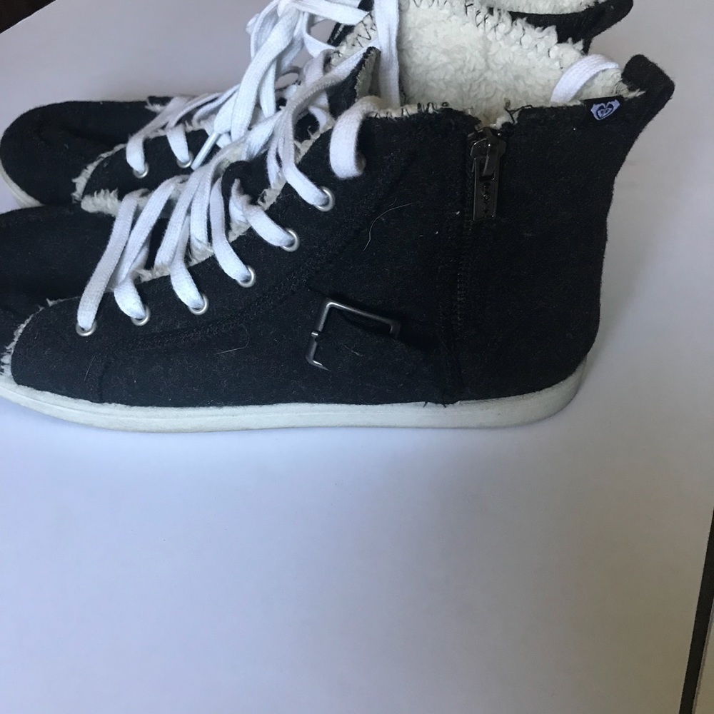 Roxy Fur Lined Zipper High Tops